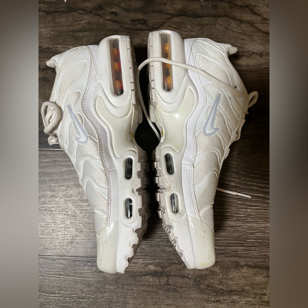 Nikes - Picture 3 of 7